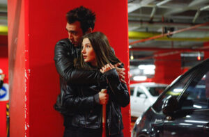 Bitter Sweet, puntata 13 settembre: Nazli in attesa, Asuman e Deniz si mettono insieme