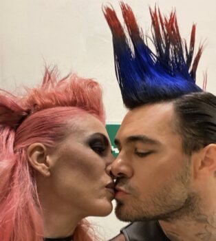 Ballando con le stelle: Ema Stokholma, bacio in bocca con il suo ballerino