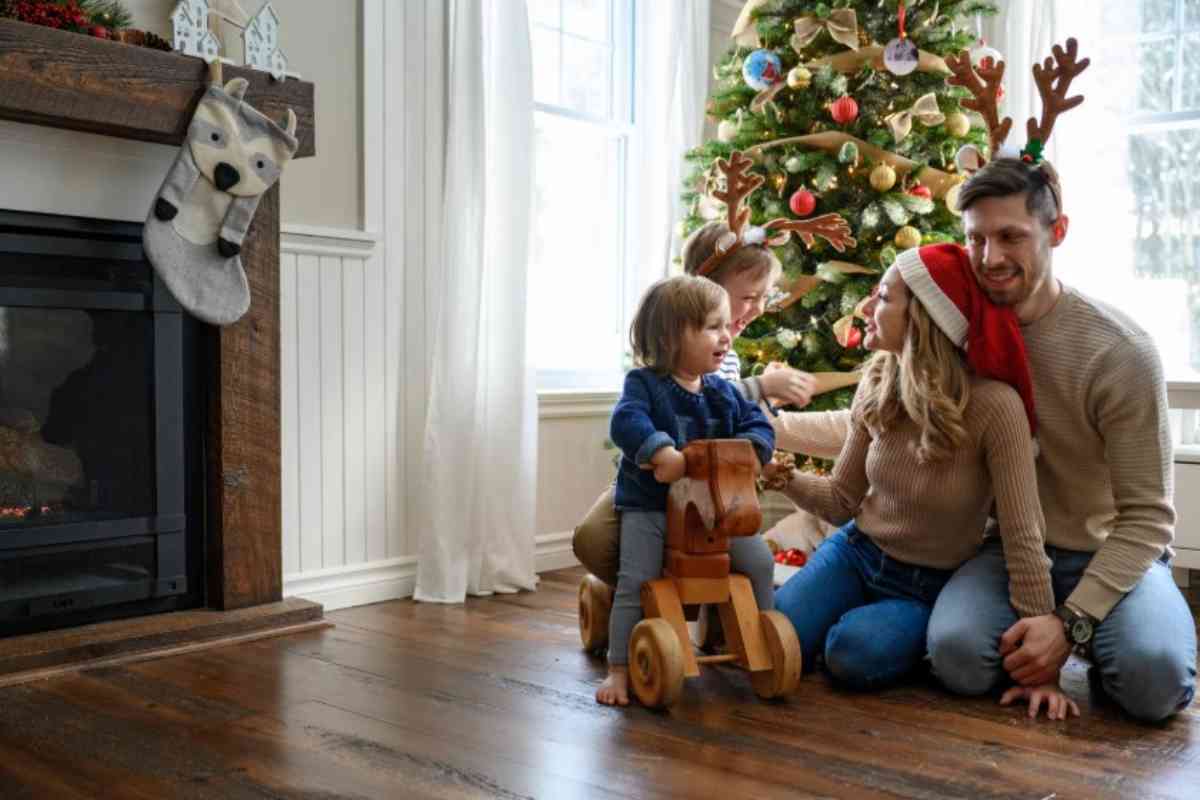 Addobbare albero di Natale in anticipo