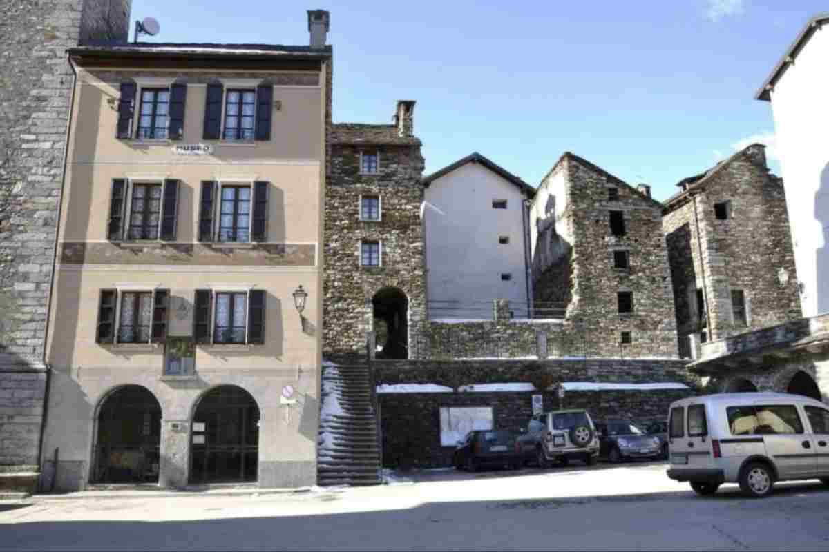 Gurro Questo piccolo comune di appena 167 abitanti, che si estende su una superficie di 13,29 km² a 812 metri di altitudine, mantiene viva una leggenda