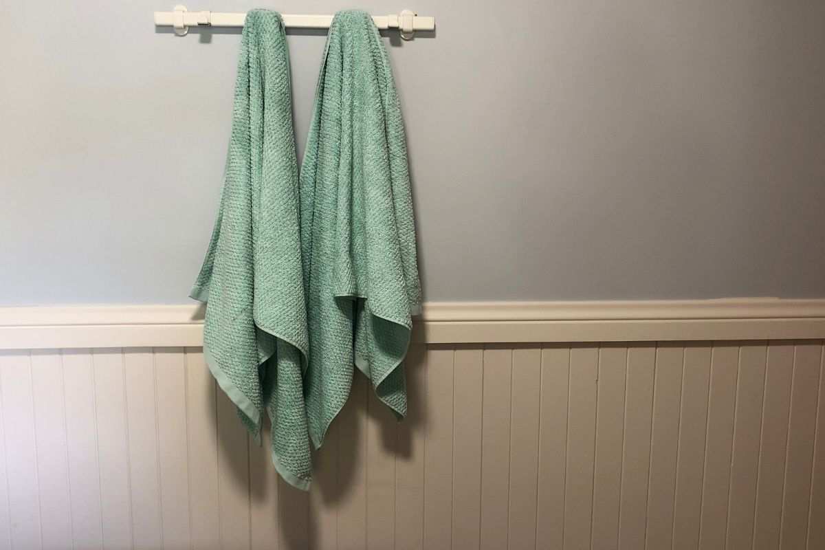 Mai appendere gli asciugamani qui dopo aver fatto la doccia