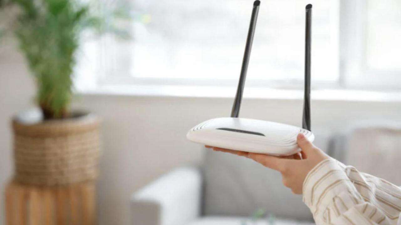 Quando uno smartphone mantiene attiva la connessione WiFi al di fuori dell’ambiente domestico, può connettersi automaticamente a reti pubbliche